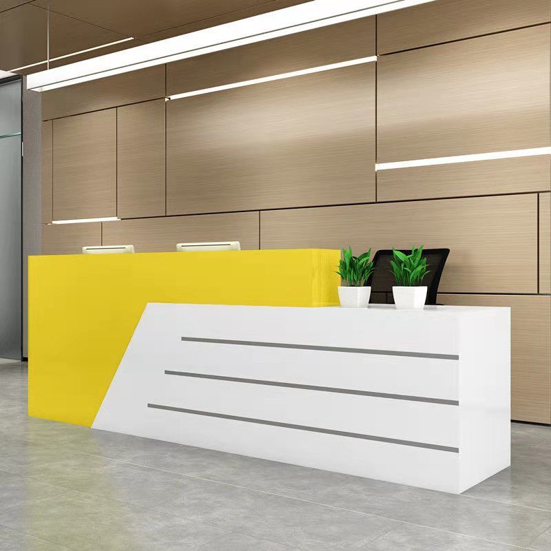 Quầy lễ tân QLT02